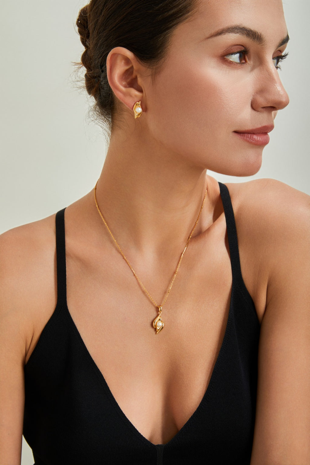 Leaf Pearl Necklace
