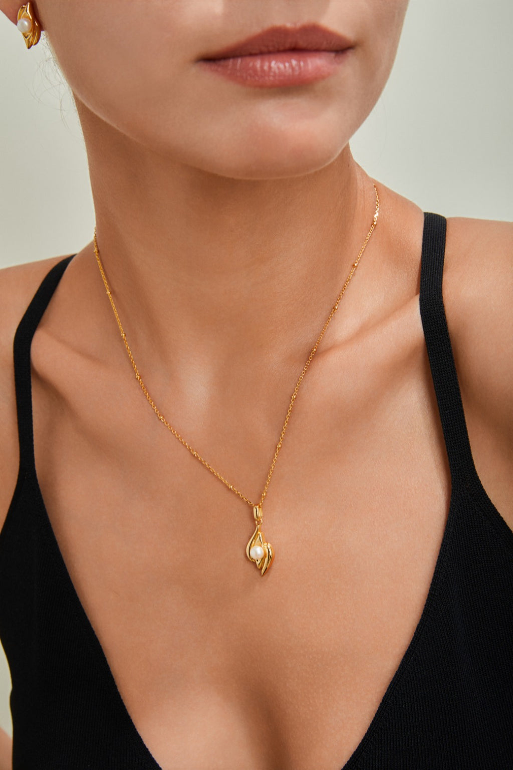 Leaf Pearl Necklace