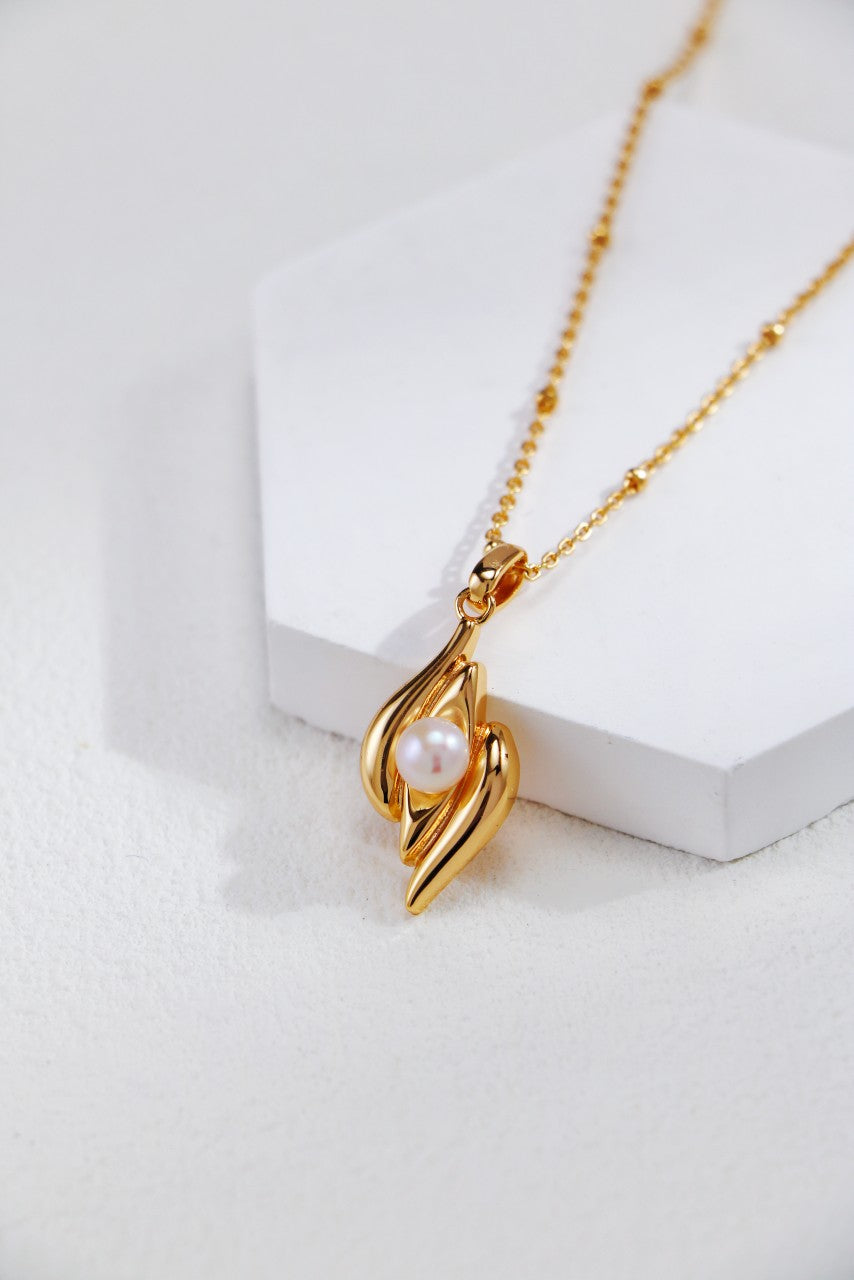 Leaf Pearl Necklace