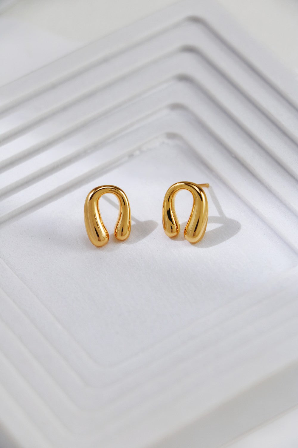 Minimalist Gold Horseshoe Earrings