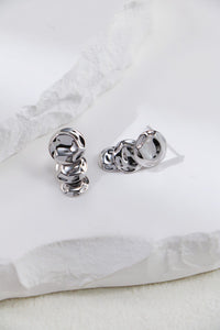 Hammer the grain stud earrings