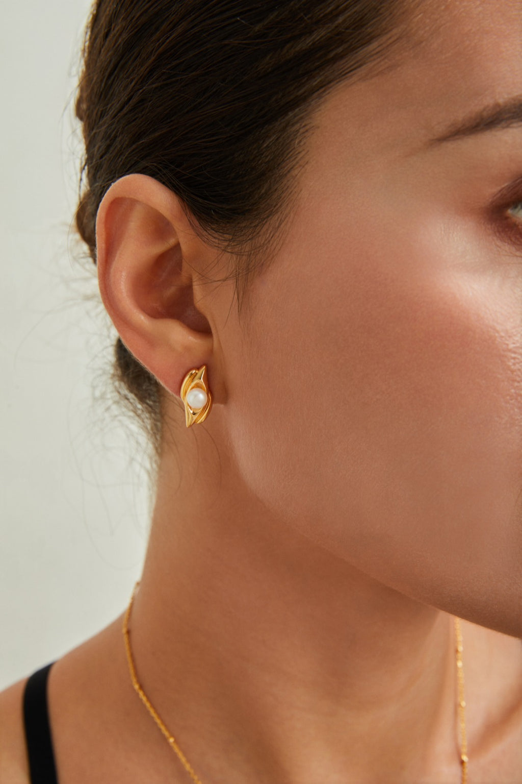 Leaf Pearl Earrings