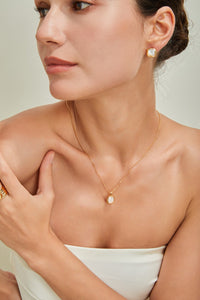 Golden Radiance Pearl Pendant